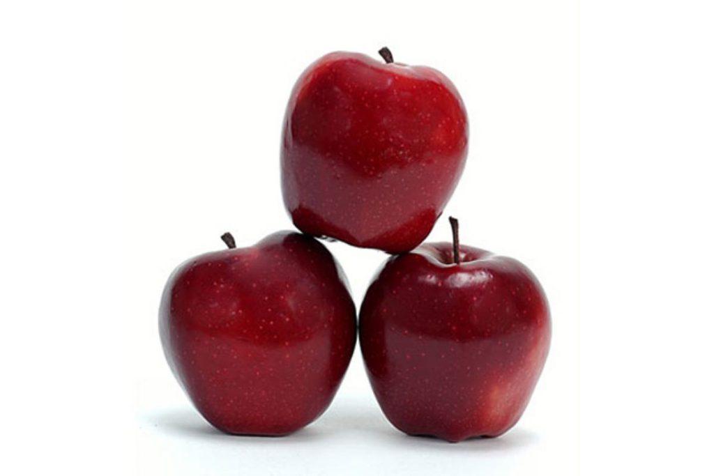 سه سیب قرمز 