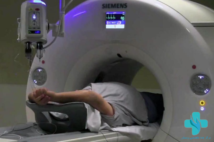 بیمار در حال انجام سی تی آنژیو قلب